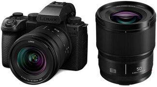 Panasonic Panasonic Lumix DC-S5 Mark II X systeemcamera Zwart + 20-60mm f/3.5-5.6 + 50mm f/1.8