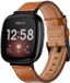 Strap-it Echt Leren Bandje met Gespsluiting – Geschikt voor Fitbit Versa 3 / Versa 4 / Sense / Sense 2 – Bruin