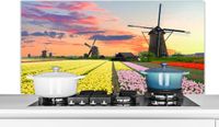 KitchenYeah Spatscherm keuken 120x60 cm - Kookplaat achterwand Windmolen - Tulpen - Bloemen - Nederland - Muurbeschermer - Spatwand fornuis - Hoogwaardig aluminium