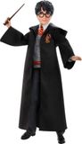 Mattel Harry Potter verzamelpop (27 cm) met Zweinstein uniform, Griffoendor gewaad en toverstok, FYM50