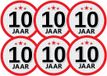 Bellatio Decorations 10 jaar leeftijd sticker - 12x - rond - Dia 15 cm - 10 jaar verjaardag - jubileum - leeftijd versiering
