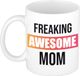 Bellatio Decorations Mama mok / beker met tekst "freaking awesome mom" gekleurd kader