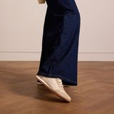 Manfield - Dames - Witte crème leren sneakers met beige suéde details - Maat 38