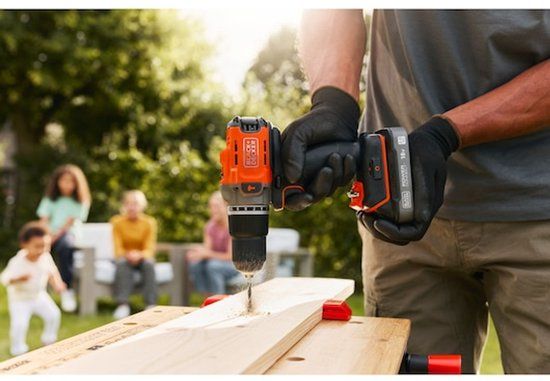 BLACK+DECKER 18V Accu-klopboormachine, zonder accu en lader BCD383XN-XJ