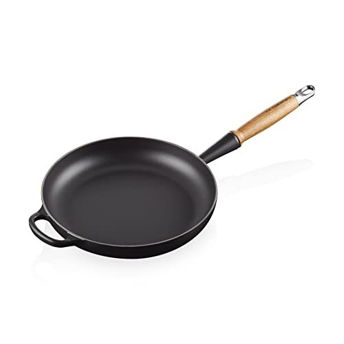 Le Creuset Signature gietijzeren koekenpan met houten handvat 26 cm matzwart