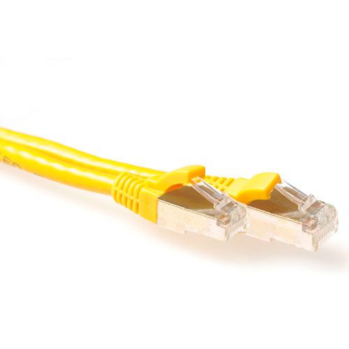 ACT Gele 30 meter SFTP CAT6A patchkabel snagless met RJ45 connectoren
