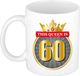 Bellatio Decorations Bol Dames 60 jaar verjaardag - Cadeau Koffiemok - This Queen is 60 - wit - beker - 60e verjaardag - 300 ml - Vrouwen