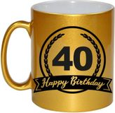 Bellatio Decorations Gouden Happy Birthday 40 years cadeau mok / beker met wimpel - 330 ml - keramiek - verjaardags koffiemok / theebeker