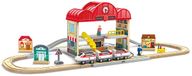 Hape Gare de train en bois portable, jeu de chemin de fer pour enfants, voie, gare et personnages, facile à transporter