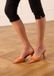 Manfield - Dames - Oranje suède pumps - Maat 37