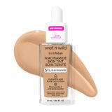 Wet n Wild Bare Focus Niacinamide Skin Tint, Lichte Foundation met Opbouwbare Formule, Verrijkt met HyaluronZuur en Vitamine E voor een Stralende Look, Amber Beige