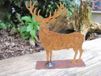 Edelrost cerf, 12 cm à 68 cm. Figurine de cerf sur plaque - 10 cm