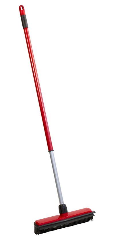 Betra rubberen bezem 30cm breed met telescopische metalen steel rood