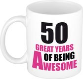 Bellatio Decorations 50 great years of being awesome - koffiemok - wit en roze - cadeau beker - 50e verjaardag - Sarah / 50 jaar