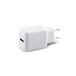 USB-adapter – compacte adapter van 10 W, met één poort, ideaal voor het opladen van mobiele apparaten, gemaakt van duurzaam en licht materiaal.