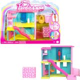 Barbie Mini BarbieLand Poppenhuissets, Mini Droomhuis met verrassing, Barbie pop van bijna 4 cm, meubels en accessoires, met lift en zwembad, 4 jaar+, HYF46