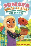 Sumaya Libri GmbH Sumaya Ayaa Xalisay (Sumaya Solves It)- Sumaya Waxay Xallisay Dhibaatada Hadiyadaha Geed Qalalay Ah (Sumaya Solves the Droopy Gift Problem) Hardcover