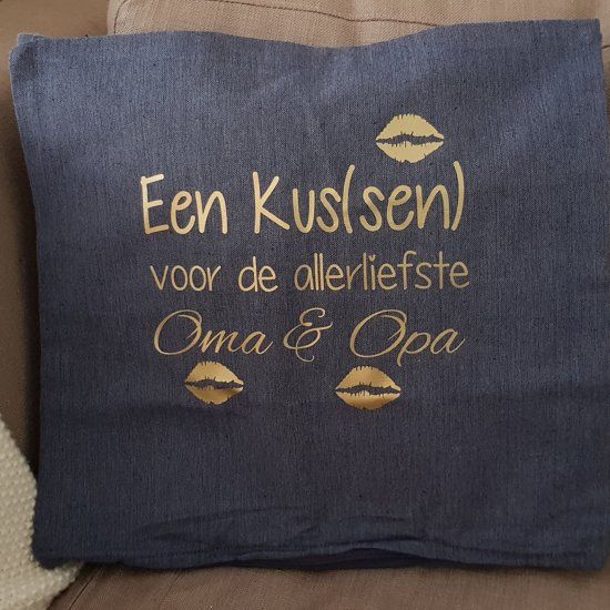 Maison Marcella Kussenhoes met tekst cadeau opa en oma goud 40x40cm