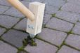 Brosse pour pavés avec racleur n/o