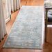 SAFAVIEH Isabella Collection Lopertapijt - 2'2" x 18", denimblauw en ivoor, medaillon distressed ontwerp