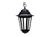 Buitenlamp van zwart aluminium, gehangen aan een elegante ketting.