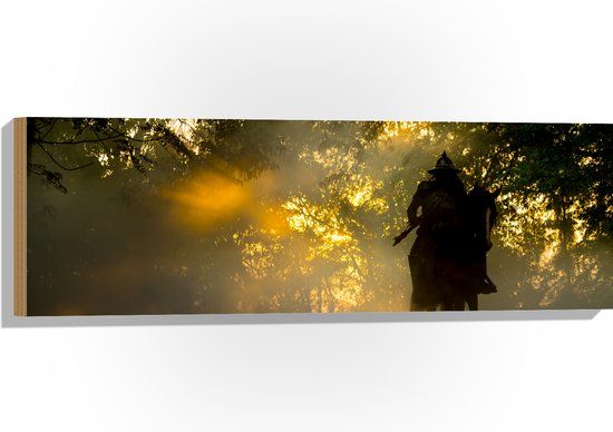 Merkloos / Sans marque Foto op Hout - Cowboy in Mistig Bos - 90x30 cm - Landelijk