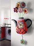 Enesco P9014 Wandklok, Theepot met Bloemen, Hars, 42 cm, Rood