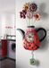 Enesco P9014 Wandklok, Theepot met Bloemen, Hars, 42 cm, Rood
