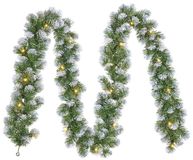Bellatio Decorations Belatio Decorations Dennenslinger - groen - frosted - met lichtjes