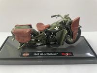 MAISTO 1/18 Moto Harley Davidson 1942 WLA Flathead legergroen