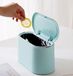 Mini-prullenbak met deksel - verwijderbare kleine vuilnisbak, kleine plastic prullenbak, pop-up afvalbak voor aanrecht, vuilnisbak voor badkamer, kantoor, keuken, bureau, salontafel (hemelsblauw)
