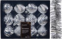 Decoris - 12x st - boules de Noël décorées 6 cm incl. guirlande en aluminium - argent - plastique