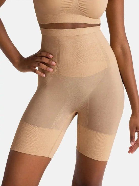 Dorina Absolute Sculpt High Control Corrigerende Boxershort Vrouwen Beige Polyamide/Elastaan Korte Pijpen Open Kruis