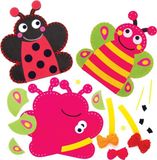 Baker Ross Beestjes Handpoppen Naaisets voor Kinderen met Vlinder, Bij en Lieveheersbeestje (3 stuks)
