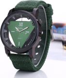 Triangle Montre Triangle Verte pour Homme - Élégance et Sportivité KP12964