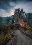 Ravensburger Erwachsenenpuzzle 1000 Teile - Burg Eltz