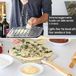 Pelle à pizza perforée en aluminium épais avec manche en bois amovible - parfaite pour la cuisson de la pizza, du pain et de la focaccia
