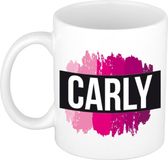 Bellatio Decorations Carly naam cadeau koffie mok - beker - met roze verfstrepen - Cadeau collega - moederdag - verjaardag - juf - coach - 300 ml - wit