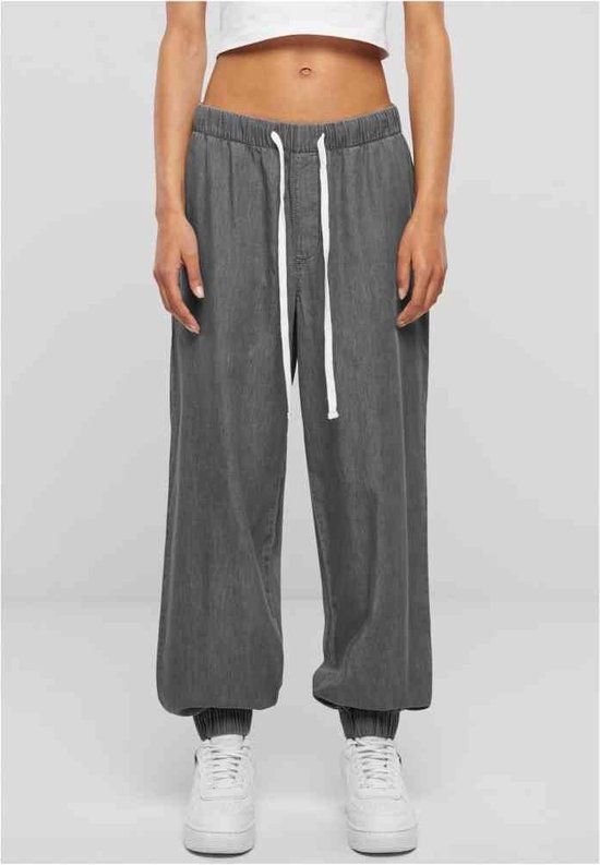 Urban Classics Light Denim Joggingbroek Dames - Grijs - Maat M