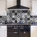 CREARREDA Spatbescherming voor de keuken, muurstickers, witte en zwarte tegels, 180 x 60 cm, 100% Made in Italy met niet-giftige inkt, brandvertragend en waterdicht 67136