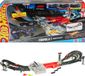Hot Wheels Formule 1 Grand Prix Circuit Set met 3 auto's in schaal 1:64, twee racemodi met een gemotoriseerde drijfgas, JLB13