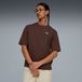 PUMA WARDROBE ESS Boxy T-shirt voor Heren, Bruin, Maat XS