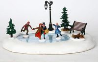 Lemax Village de Noël patinoire - set de 9 - adaptateur 4.5V