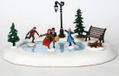 Lemax Village de Noël patinoire - set de 9 - adaptateur 4.5V