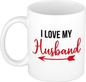 Bellatio Decorations I love my husband cadeau koffiemok / theebeker wit met Cupido pijl - 300 ml - valentijn cadeautje / huwelijkscadeau voor hem
