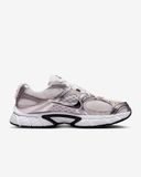 Nike V5 - Unisex - Sneaker - Wit/Zilver/Zwart