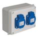 Waterdichte box met twee geaarde sokkels IP54