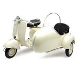 NewRay Piaggio Vespa 150 VL1T met zijwagen 1:6