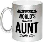 Bellatio Decorations This is what the worlds greatest aunt looks like cadeau koffiemok / theebeker - zilverkleurig - 330 ml - verjaardag / bedankje