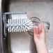 Nettoyant pour bouteilles avec brosse double face pour un nettoyage en profondeur
